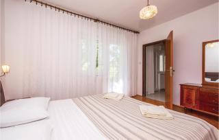 Stunning Apartment In Jadranovo - 9