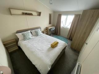 Modern 6 Berth Caravan With Wifi At St Osyth Beach In Essex Ref 28051Fv - 7