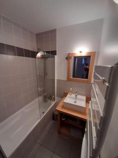 Superbe appartement Décoration montagne Centre Loudenvielle - 4