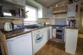 Lovely 6 Berth Caravan With Decking To The Side In Heacham Ref 21040E - Heacham - 6
