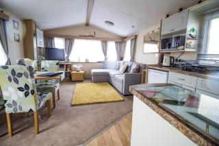 Lovely 6 Berth Caravan With Decking To The Side In Heacham Ref 21040E - Heacham - 5