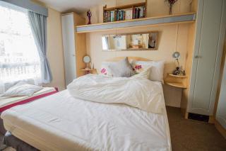Lovely 6 Berth Caravan With Decking To The Side In Heacham Ref 21040E - Heacham - 4