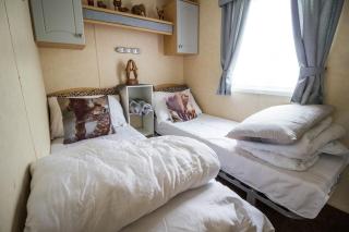 Lovely 6 Berth Caravan With Decking To The Side In Heacham Ref 21040E - Heacham - 3