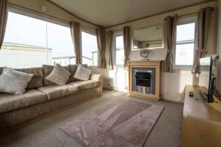 Lovely 6 Berth Caravan For Hire At Manor Park In Hunstanton Norfolk Ref 23044S - 2