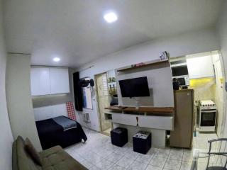 Sala living em prédio Familiar na Av da Praia - 6