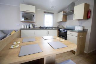 8 Berth Caravan By The Beautiful Beach Of Hunstanton In Norfolk Ref 23006W - 3