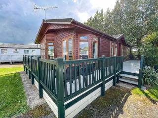 Modern 4 Berth Lodge With Decking At Manor Park In Hunstanton Ref 23024W - 8