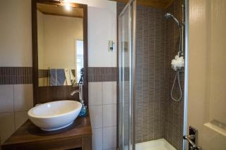 Modern 4 Berth Lodge With Decking At Manor Park In Hunstanton Ref 23024W - 1