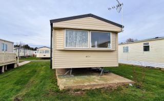 Great 8 Berth Caravan For Hire At St Osyth Beach In Essex Ref 28123Gc - 8