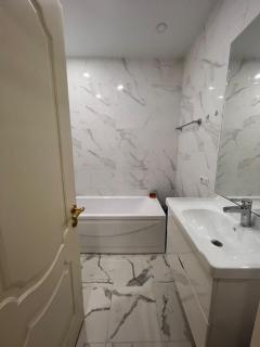 Krtsanisi Twins Luxuri Apartament - Tbilisi - 4