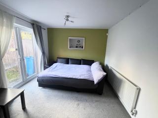 Cheerful Heeley Home - Heeley - 3