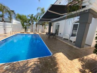 Villa Diana - 200 meters from Kapparis, Fireman's Beach - Paralimni - 2