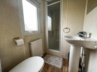 Lovely 8 Berth Caravan At Southview Holiday Park Ref 33082F - Skegness - 1