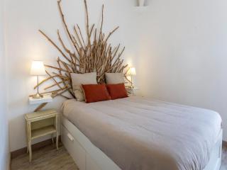Seaside Bliss in Sausset - 7