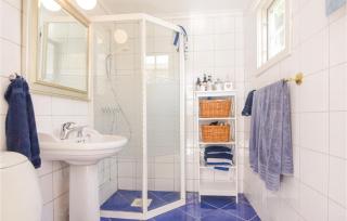 Nice Home In Bovallstrand With Kitchen - 7
