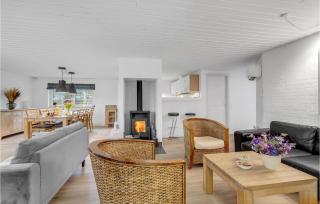 Awesome Home In Væggerløse With Kitchen - Marielyst - 7