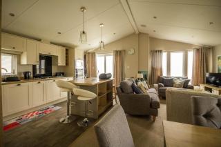 Luxury Lodge With Decking In Hunstanton At Manor Park Ref 23144K - 9