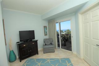 Golf cart. Remodeled condo! Westwinds 4727 Gulf front. Larger floorplan!! Wonderful pool - Destin - 5