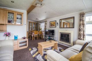 Lovely Caravan With A Lake View At Southview Holiday Park Ref 33043Cl - Skegness - 8