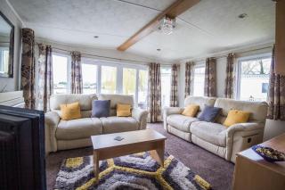 Lovely Caravan With A Lake View At Southview Holiday Park Ref 33043Cl - Skegness - 1