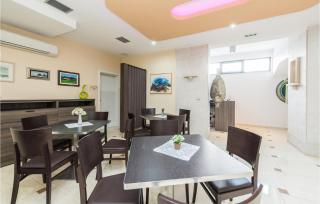 Cozy Apartment In Novalja - 6