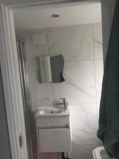 home away from home - Croydon - 6