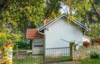 1 Bedroom Cozy Apartment In Premantura - 5