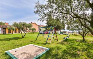 Cozy Home In Sveti Filip I Jakov - 4