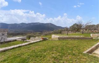 1 Bedroom Amazing Apartment In Podgrade - 4