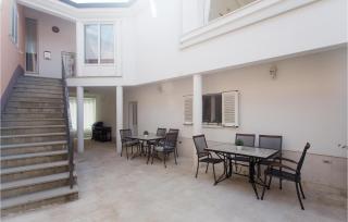 1 Bedroom Amazing Apartment In Podgrade - Slime - 4