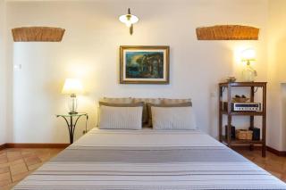 Canal View Historical Apartment - 9