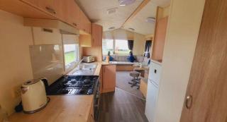 Lovely Caravan At Valley Farm Holiday Park, Sleeps 8 Ref 46127V - Great Clacton - 7
