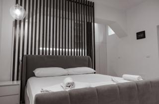 Britney's Apartments - Tirana - 4