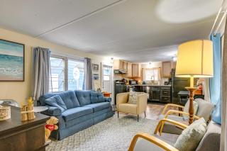 Walk to Lake Huron Pet-Friendly Caseville Cottage - Caseville - 5