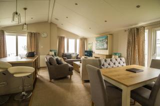 Luxury Lodge With Decking In Hunstanton At Manor Park Ref 23144K - 6