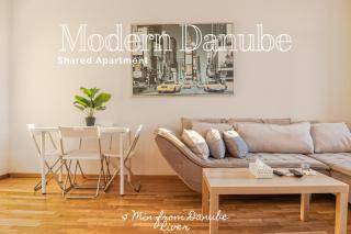 Joyful 2BR Shared Apt Near Millenium Tower & Danube River - Wenen - 0