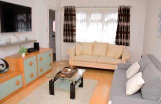 29EW Dreams Unlimited Serviced Accommodation- Staines - Heathrow - Stanwell - 7