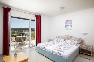 Apartments Ivan mit Meerblick - Pomer - 5
