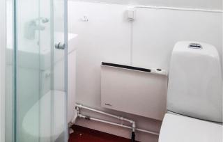 Stunning Home In Heggenes - 2