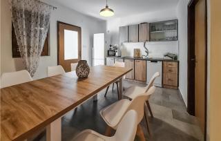 4 Bedroom Lovely Home In Miranje Gornje - 8