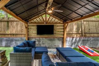 Pine Lodge Midtown Atlanta - Luxury Oasis, Quiet & Central Location, Beltline & Piedmont Park Steps Away - 3
