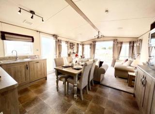 Stunning Caravan With Full Lake View At Southview Holiday Park Ref 33004Ml - 3