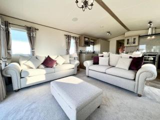 Stunning Caravan With Full Lake View At Southview Holiday Park Ref 33004Ml - Skegness - 1