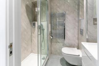 Luxury 5BD Suite Guest House - London - 8