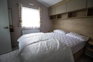 Modern 6 Berth Caravan With Wifi At St Osyth Beach In Essex Ref 28008Pm - 4