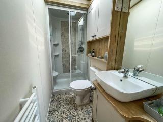 Modern Caravan With Large Decking Area And Wifi, Ref 60057Ch - 5