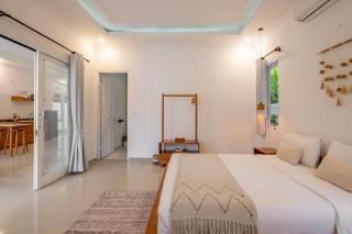 Villa Platform Luxe 3BR Villa in Canggu By Azure near Oldmans - Canggu - 5