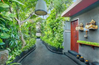 Seminyak Sanctuary Villa by Ini Vie Hospitality - Legian - 2