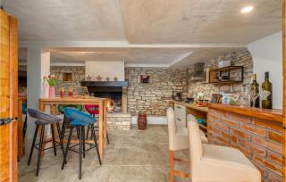 Gorgeous Home In Vodnjan - 9