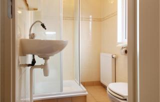 Stunning Home In Tzummarum With Kitchen - 1